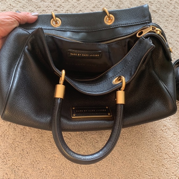 Marc Jacobs Classic Black Purse w/ Detachable Strap - Picture 2 of 3